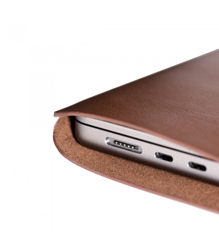 کاور چرمی مک بوک پرو ۱۶ اینچی سندمارک مدل Sandmarc Leather Edition Macbook Pro Sleeve 16-قهوه‌ای