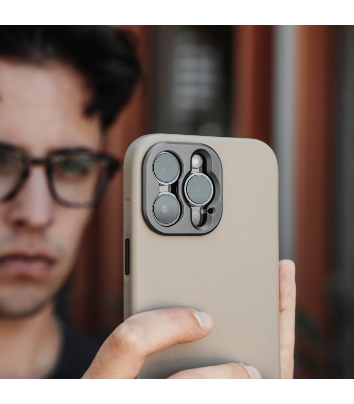 کیس چرم سندمارک مدل Sandmarc Pro Leather Case  - سازگار با آیفون ۱۵ پرومکس - رنگ شنی