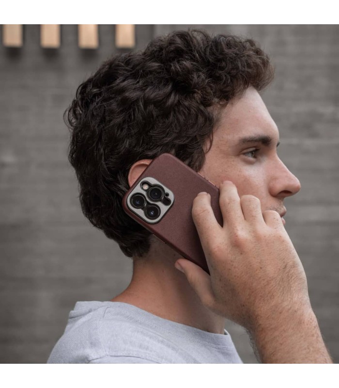 کیس چرم سندمارک مدل Sandmarc Pro Leather Case  - سازگار با آیفون ۱۴ پرومکس - رنگ قهوه‌ای