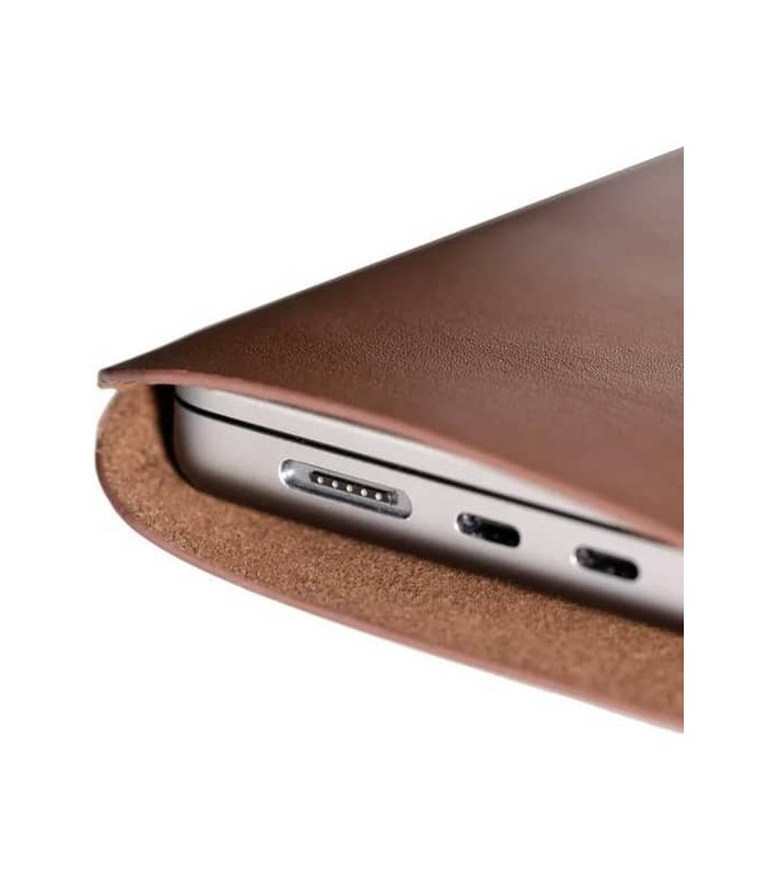کاور چرمی مک بوک پرو ۱۴ اینچی سندمارک مدل Sandmarc Leather Edition Macbook Pro Sleeve 14" - رنگ قهوه‌ای