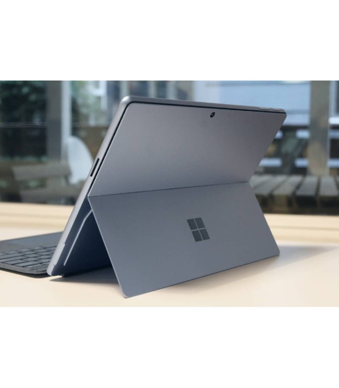 سرفیس پرو ۹ با پردازنده Core i7 - رم ۱۶ گیگابایت - ظرفیت ۲۵۶ گیگابایت - رنگ نقره‌ای