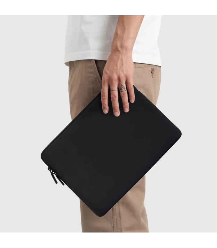 کیف لپ‌تاپ ۱۵ اینچی پیپتو مدل Pipetto Classic Fit Sleeve - رنگ مشکی