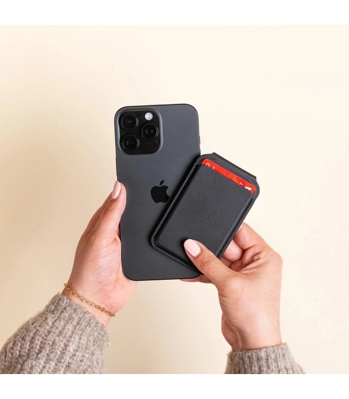 جاکارتی مگ‌سیف ساتچی مدل Satechi Vegan-Leather Magnetic Wallet Stand - رنگ مشکی