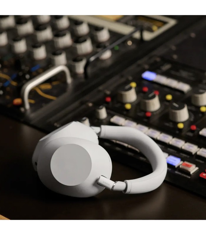 هدفون بی‌سیم روگوشی سونی مدل SONY WH-1000XM6 | رنگ نقره‌ای