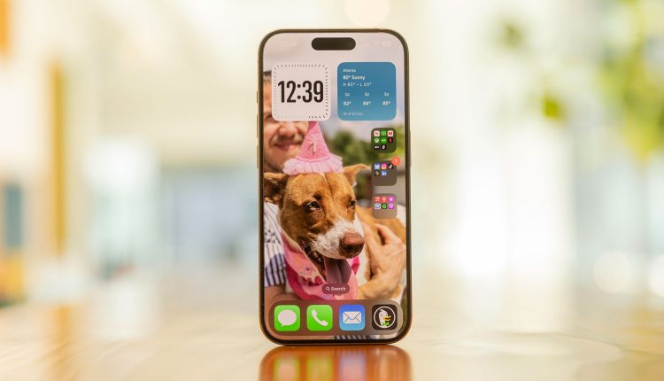 بررسی iOS 18