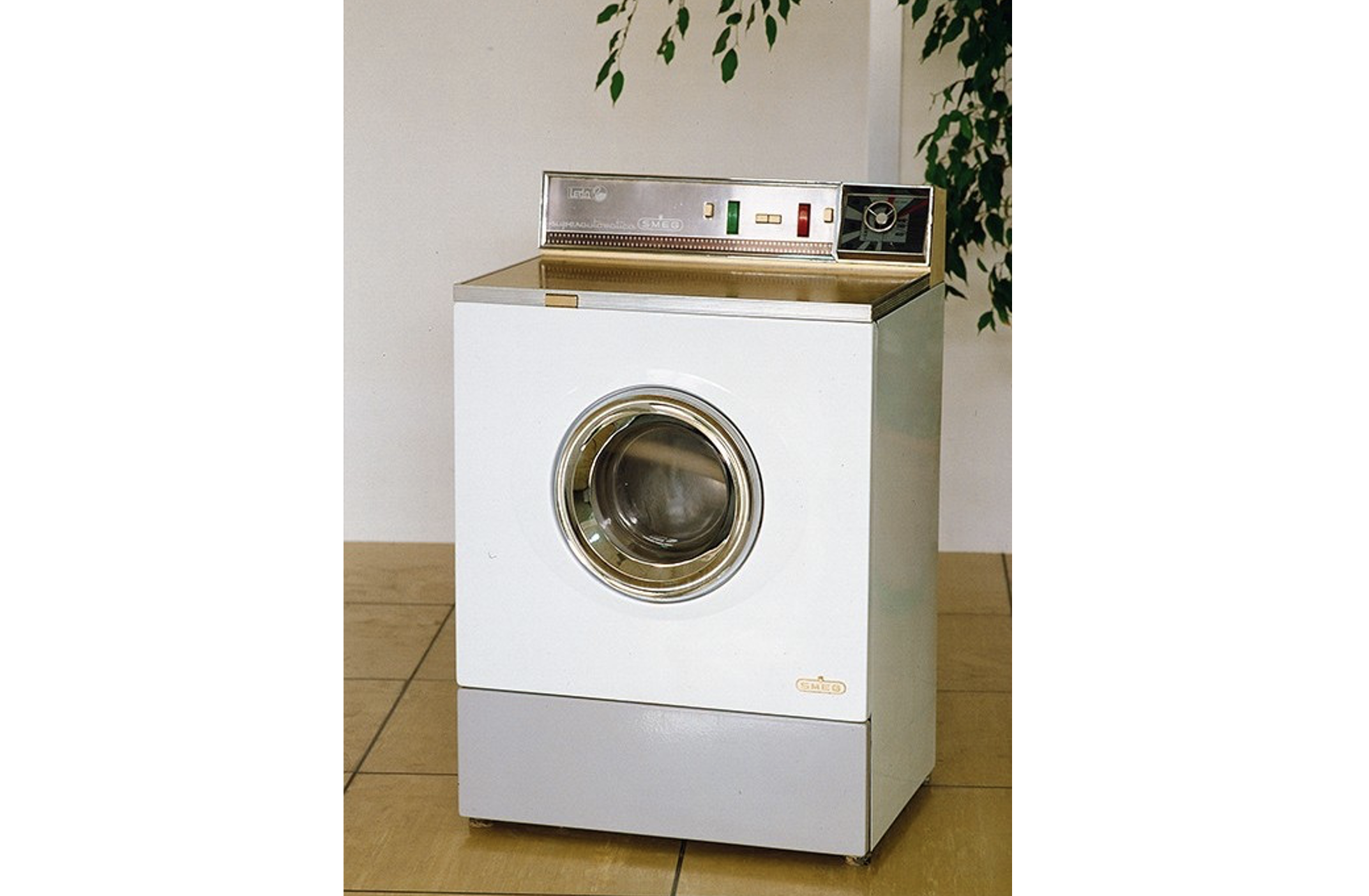 لدا-اولین ماشین لباسشویی اسمگ