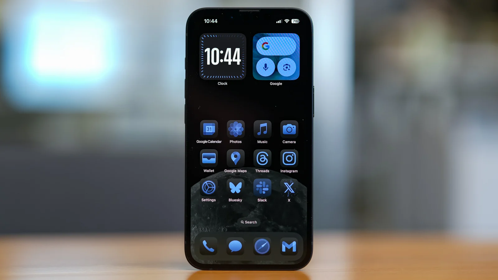 صفحه نمایش آیفون 16e