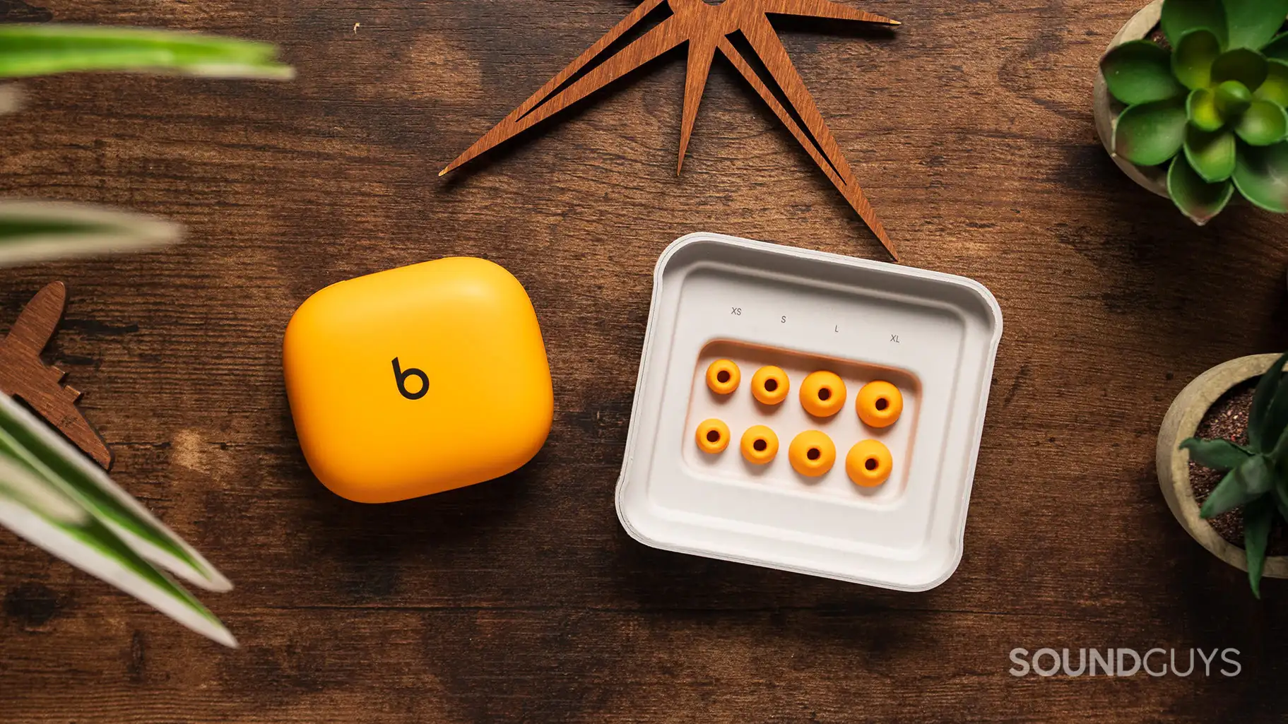 سری سیلیکونی و کیس شارژ پاوربیتس پرو ۲ نارنجی