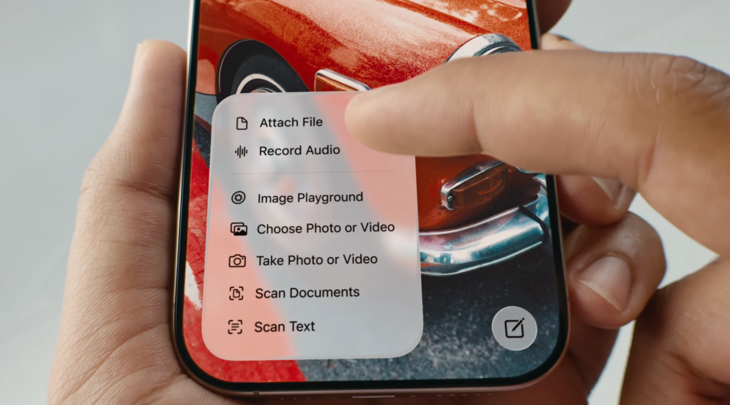 معرفی لیکوئید گلس در رویداد WWDC ۲۰۲۵