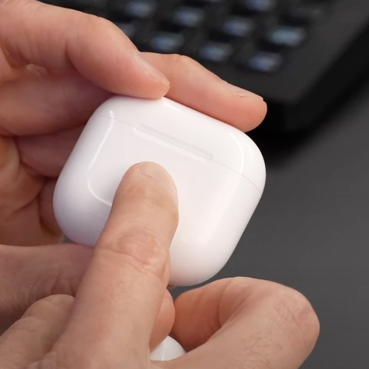 دکمه لمسی کیس شارژ ایرپاد ۴