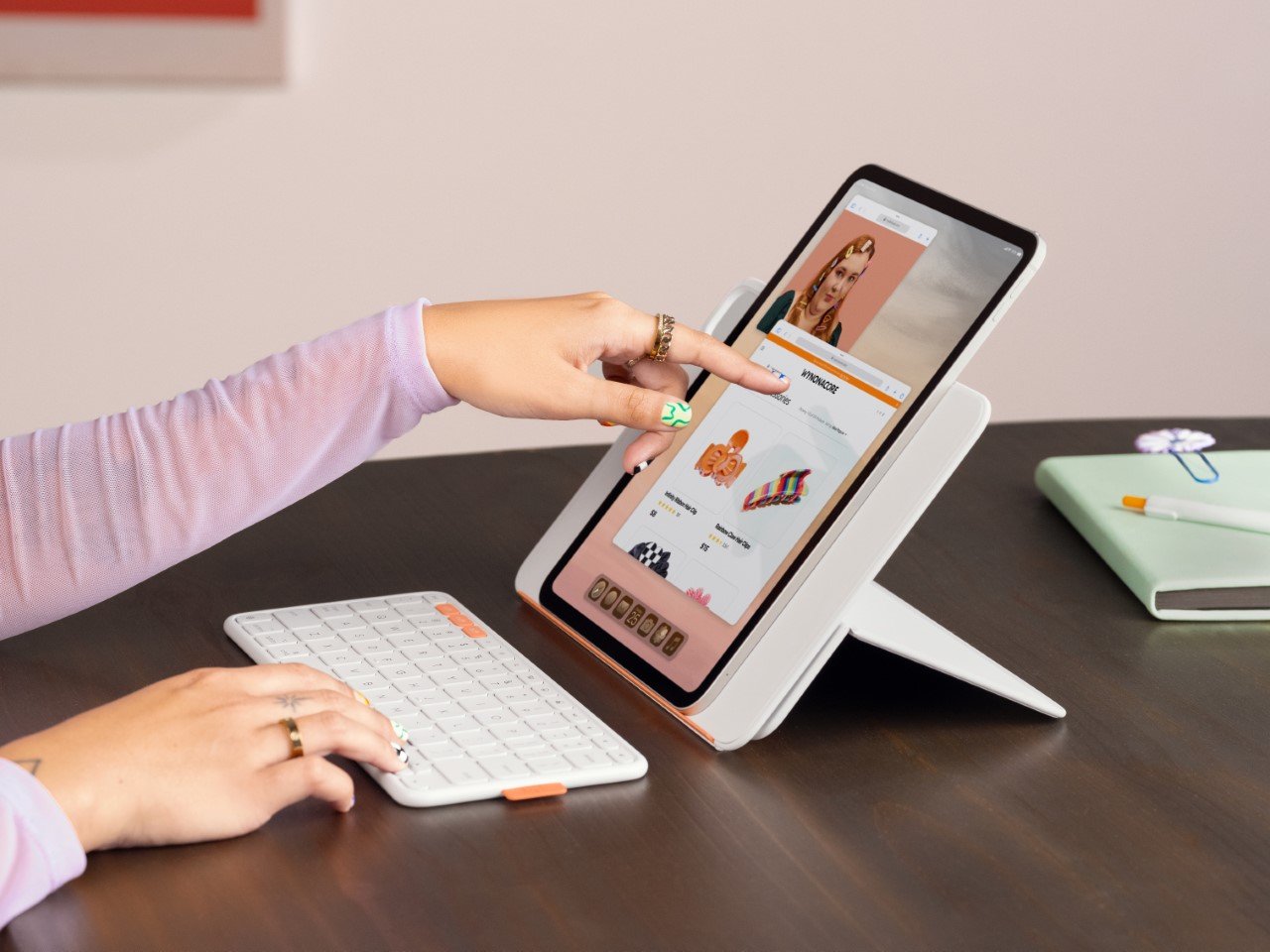 قاب آیپد لاجیتک مدل فلیپ فولیو