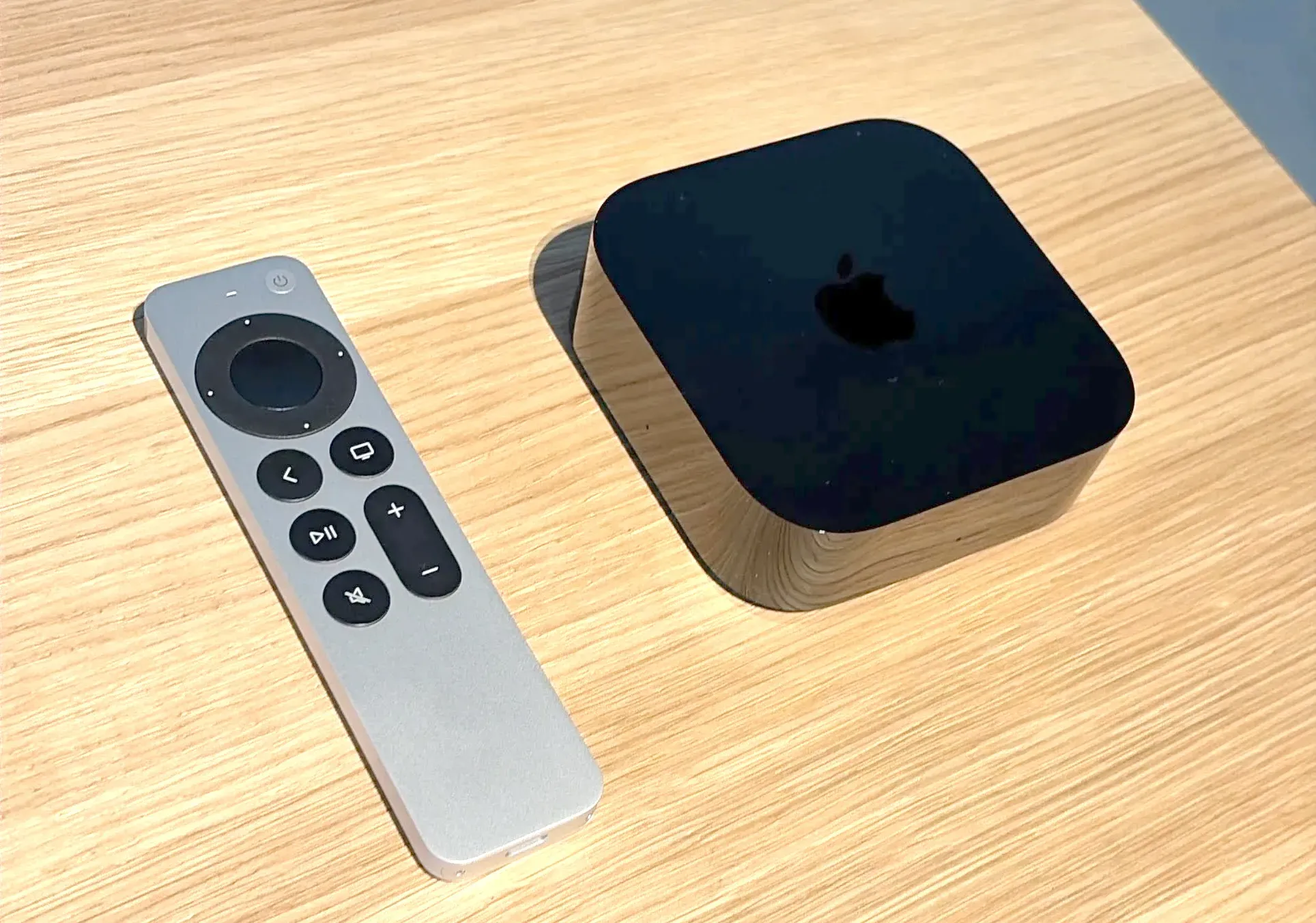 طراحی بدنه و ریموت کنترل Apple TV 4K نسل چهارم