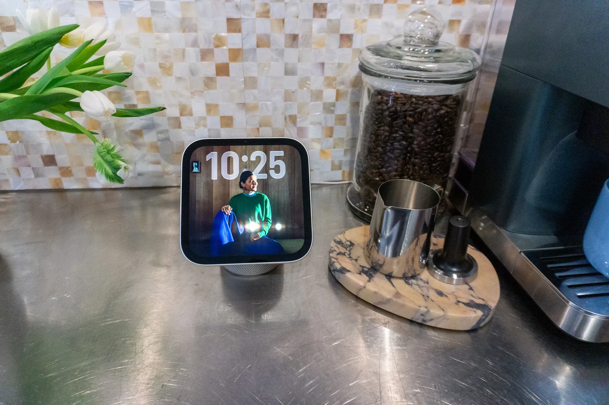 کاربرد نمایشگر هوشمند اپل HomeView در آشپزخانه