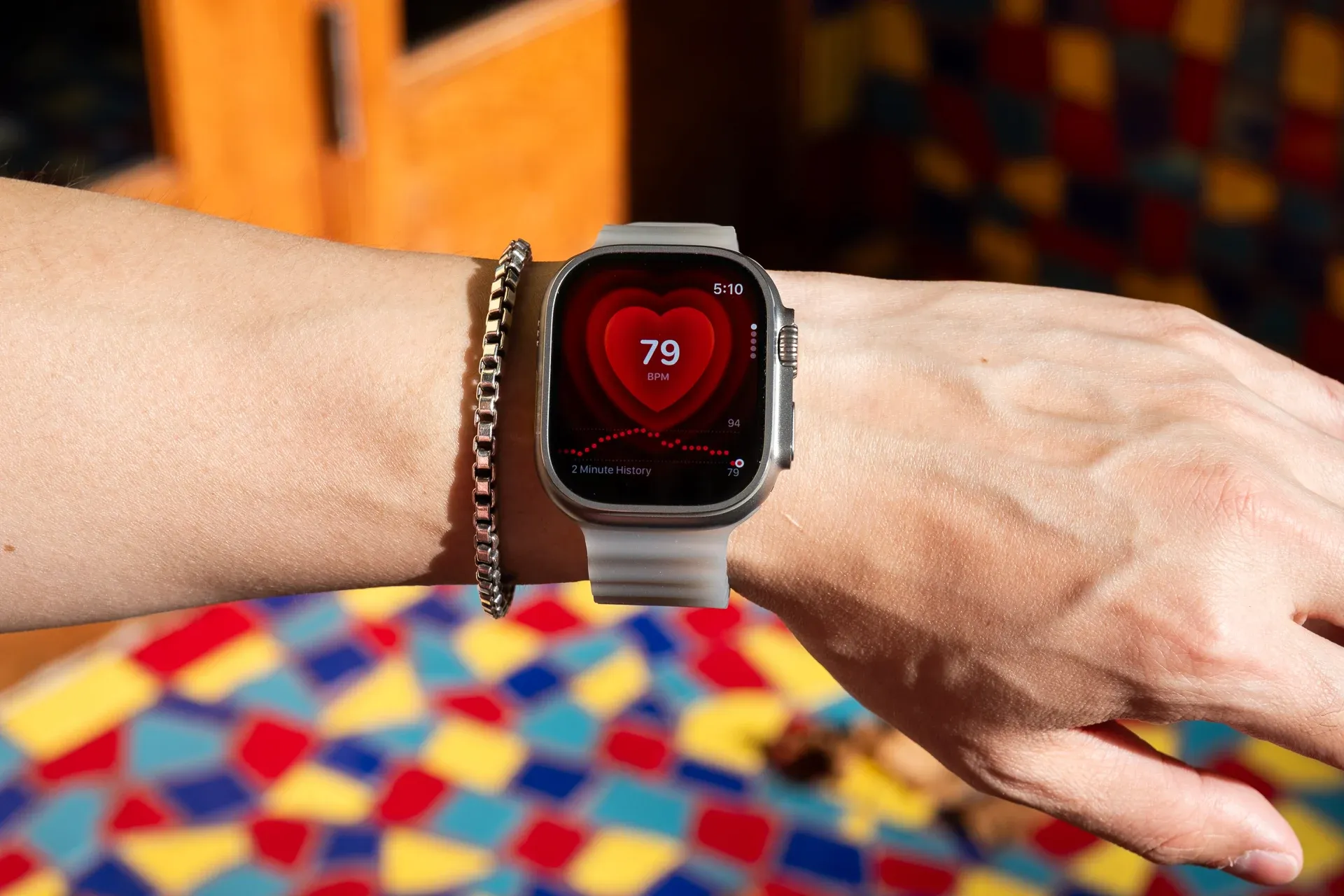 پایش لحظهای و پیوسته ضربان قلب در اپلیکیشن Heart Rate اپل واچ اولترا ۴